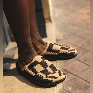 NEW IN box MALIBU SANDALS THUNDERBIRD CLASSIC SANDALS IN BLACK BEIGE women’s